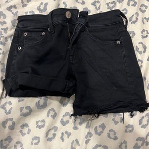 Black jean shorts (roll or unroll) size 00